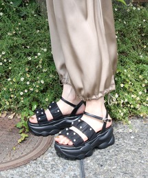 【JEWEL CASKET】パールモチーフ2ベルト厚底サンダル