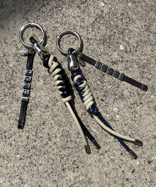 LOWELL things（ロウェル　シングス）の「MERCIチャーム/バッグチャーム/マルチチャーム（チャーム・レディース・ブラック/ネイビー・フリー）」の10枚目の写真