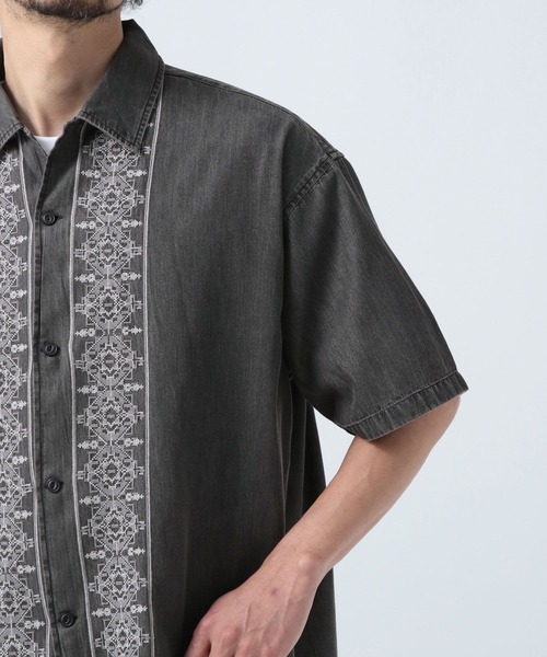 BAYFLOW(ベイフロー)の「インディアパターン刺繍シャツ(シャツ/ブラウス・メンズ・ブルー/ブラック・MEDIUM/LARGE)」の5枚目の写真