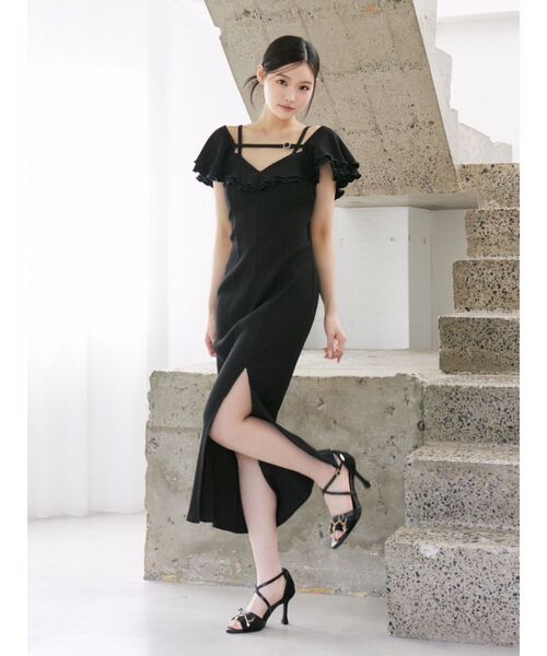 EATME（イートミー）の「ベルテッドラッフルフリルワンピース（ワンピース・レディース・グレー/ブラック/アイボリー・FREE）」の5枚目の写真