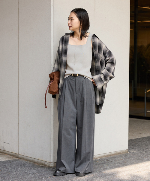 JOURNAL STANDARD（ジャーナルスタンダード）の「《追加3》スクエアネックニットタンク（タンクトップ・レディース・アイボリー/チャコールグレー/ネイビー・FREE）」の4枚目の写真