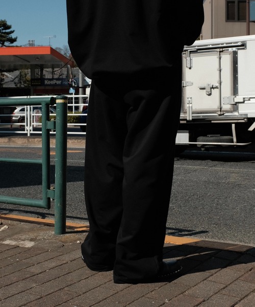 2AM(ツーエイエム)の「INTODUSK / ROWDY TRACK PANTS(スウェットパンツ・メンズ・チャコールグレー/ブラック・MEDIUM)」の4枚目の写真