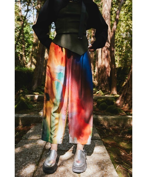 OMMO（オーエムエムオー）の「EVOLVE PRINT PT（その他パンツ・レディース・レッド/グリーン・SMALL/MEDIUM）」の19枚目の写真