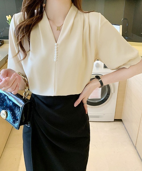 shoppinggo(ショッピングゴー)の「新作ブラウス シャツトップス シャツ 白 Vネック(シャツ/ブラウス・レディース・ライトグリーン/ホワイト/ベージュ・M/L)」の12枚目の写真