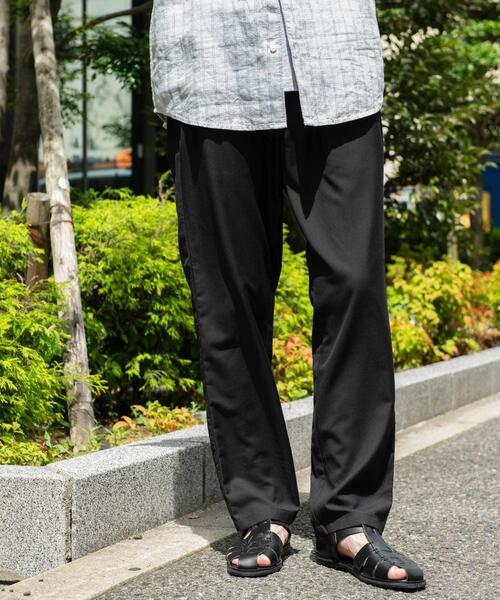 URBAN RESEARCH DOORS(アーバンリサーチドアーズ)の「『速乾/接触冷感/イージーケア』ウールライクイージートラウザー(スラックス・メンズ・ベージュ系その他/グレー/ブラック・SMALL/MEDIUM/LARGE)」の2枚目の写真