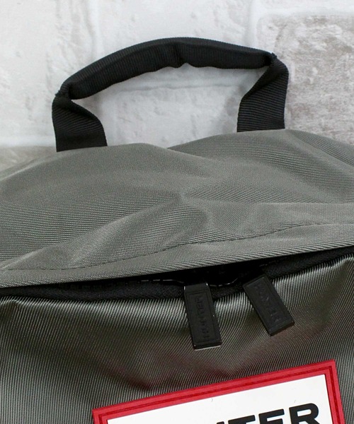 HUNTER(ハンター)の「オリジナルナイロン スモールバックパック リュック Original Nylon Small Backpack 16L(バックパック/リュック・レディース・レッド/ブラック/オリーブ・ONE SIZE)」の14枚目の写真