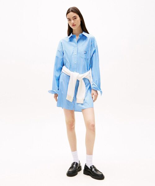 tommy jeans(トミー ジーンズ)の「オーバーサイズミニシャツワンピース(ワンピース・レディース・ブルー・MEDIUM/SMALL/X-SMALL)」の1枚目の写真