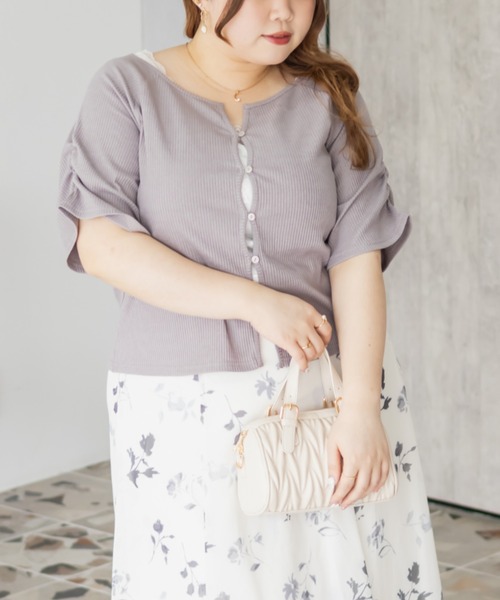 CLETTE(クレット)の「フロントボタンキーネックプルオーバー(Tシャツ/カットソー・レディース・ブラック/アイボリー/ラベンダー・3L/4L/LL)」の1枚目の写真