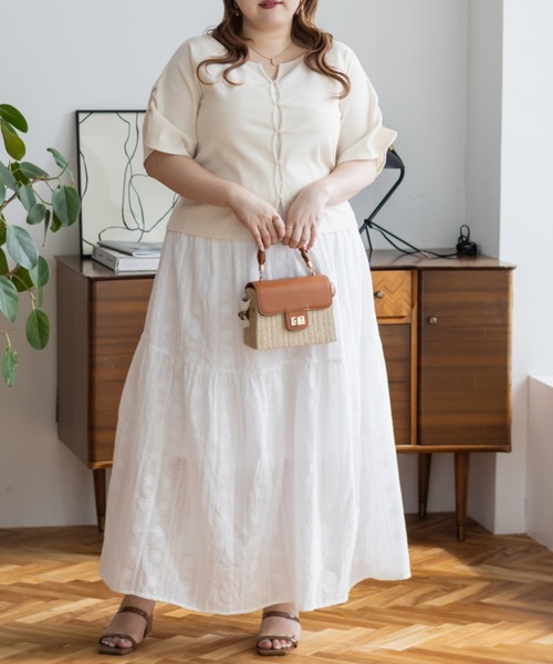 CLETTE(クレット)の「フロントボタンキーネックプルオーバー(Tシャツ/カットソー・レディース・ブラック/アイボリー/ラベンダー・3L/4L/LL)」の18枚目の写真