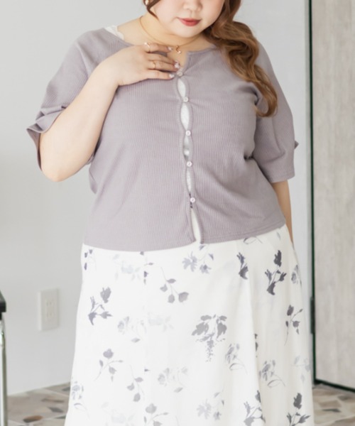 CLETTE(クレット)の「フロントボタンキーネックプルオーバー(Tシャツ/カットソー・レディース・ブラック/アイボリー/ラベンダー・3L/4L/LL)」の15枚目の写真
