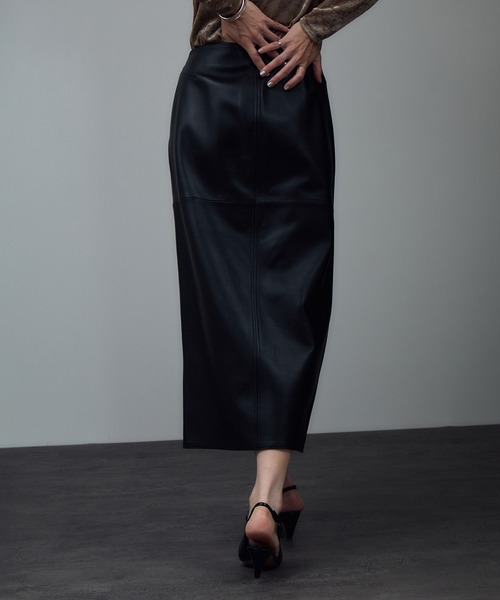 極美品　ロエベ　ひざ丈スカート　アナグラム　タイト　とろとろラムレザー 黒 極美品 ロエベ ひざ丈スカート アナグラム タイト とろとろラムレザー