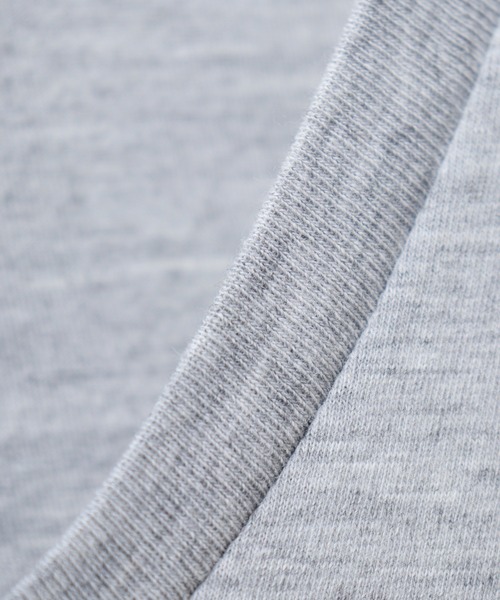 TRUSS(トラス)の「TRUSS スリムフィットVネックロングスリーブTシャツ(Tシャツ/カットソー・レディース・ヘザーグレー/ピンク・S/XL/L/M)」の4枚目の写真