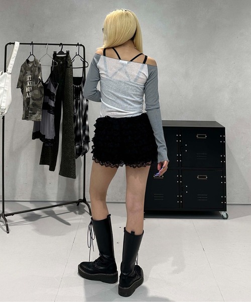 sedacle girl(セダクルガール)の「スラブシアーオフショルロンT(Tシャツ/カットソー・レディース・ブラック/グレー・SMALL/MEDIUM)」の19枚目の写真