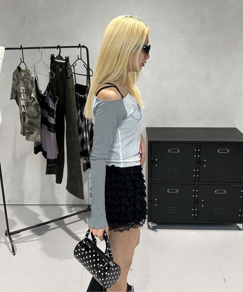 sedacle girl(セダクルガール)の「スラブシアーオフショルロンT(Tシャツ/カットソー・レディース・ブラック/グレー・SMALL/MEDIUM)」の15枚目の写真