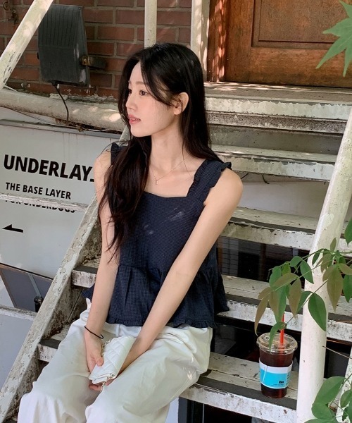 Ada.(エイダ)の「【Mellfy】バックリボン フリルトップス(ベスト・レディース・ホワイト/ネイビー・FREE)」の17枚目の写真