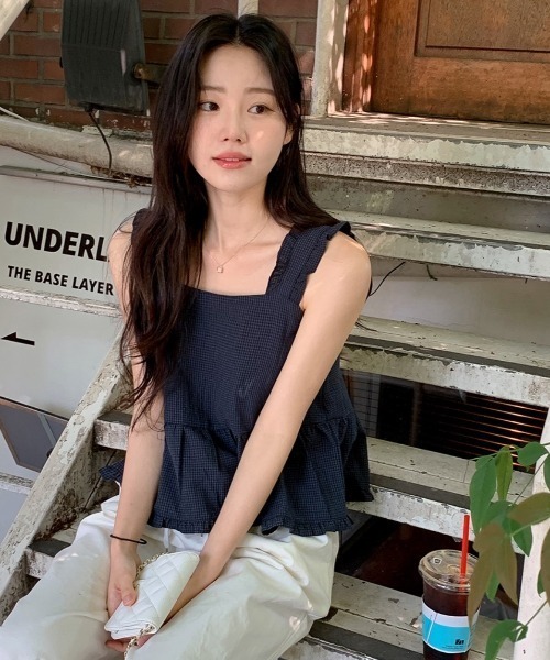 Ada.(エイダ)の「【Mellfy】バックリボン フリルトップス(ベスト・レディース・ホワイト/ネイビー・FREE)」の15枚目の写真