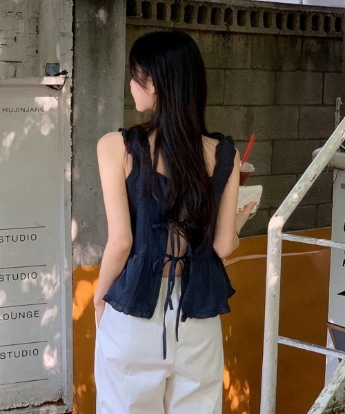 Ada.(エイダ)の「【Mellfy】バックリボン フリルトップス(ベスト・レディース・ホワイト/ネイビー・FREE)」の21枚目の写真