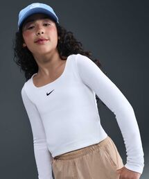 NIKE（ナイキ）の「ナイキ スポーツウェア ジュニア (ガールズ) ロングスリーブ スクエアネック トップ / Nike Sportswear Big Kids' (Girls') Long-Sleeve Square-Neck Top IM7441-100 White（その他トップス・キッズ）」
