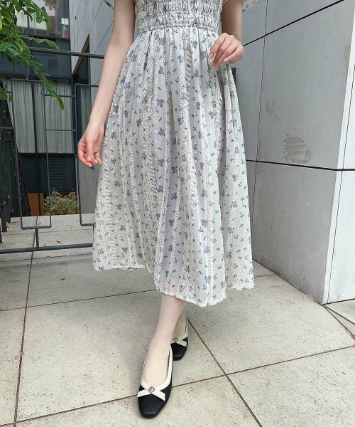 フリル使い小花柄シャーリングワンピース（ワンピース）｜F