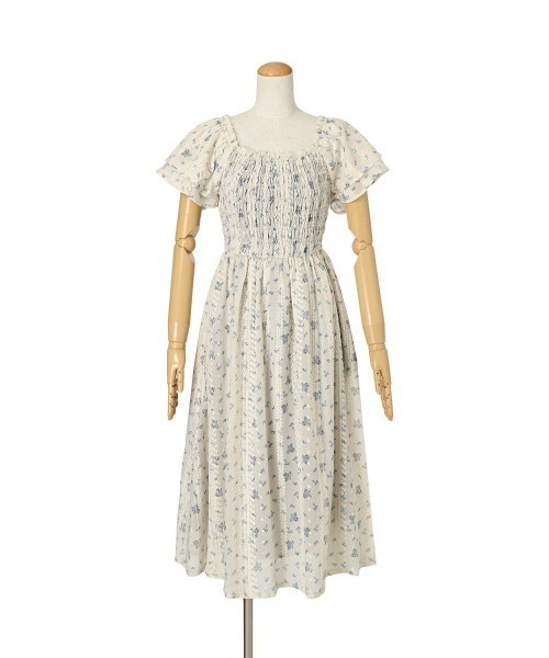 フィント　フリル使い小花柄シャーリングワンピース　ブルー フリル使い小花柄シャーリングワンピース/F i.n.t [55AE02g008