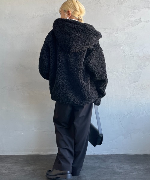 TATRAS/タトラス] IPAMA シープ調 フード付きボアブルゾン