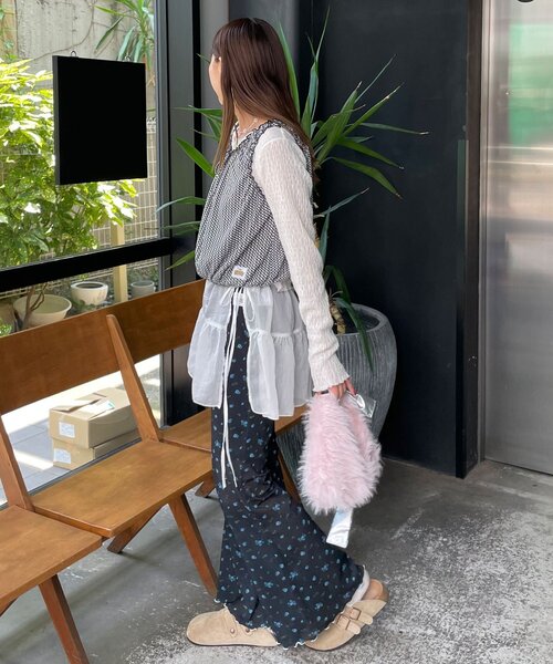 HELLO.SANFRANCISCO(ハローサンフランシスコ)の「【HELLO.SANFRANCISCO/ハローサンフランシスコ】アソート柄フロッキープリントフレアパンツ(その他パンツ・レディース・ブラック/ホワイト/ブラック系その他/ホワイト系その他・MEDIUM/SMALL)」の6枚目の写真