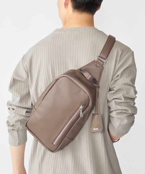 SHIPS（シップス）の「【WEB限定】SHIPS: 合成皮革 ワンショルダー バッグ（ショルダーバッグ・メンズ・キャメル/ネイビー/ブラック・ONE SIZE）」の7枚目の写真