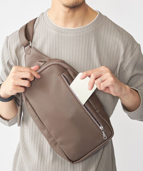 SHIPS（シップス）の「【WEB限定】SHIPS: 合成皮革 ワンショルダー バッグ（ショルダーバッグ・メンズ・キャメル/ネイビー/ブラック・ONE SIZE）」の8枚目の写真