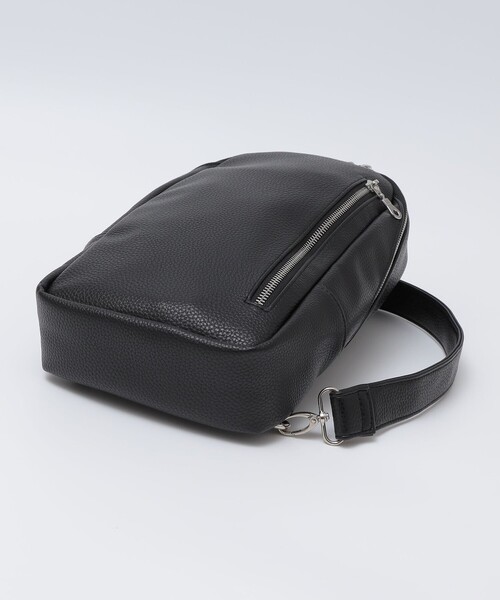 SHIPS（シップス）の「【WEB限定】SHIPS: 合成皮革 ワンショルダー バッグ（ショルダーバッグ・メンズ・キャメル/ネイビー/ブラック・ONE SIZE）」の14枚目の写真