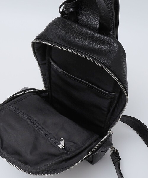 SHIPS（シップス）の「【WEB限定】SHIPS: 合成皮革 ワンショルダー バッグ（ショルダーバッグ・メンズ・キャメル/ネイビー/ブラック・ONE SIZE）」の20枚目の写真