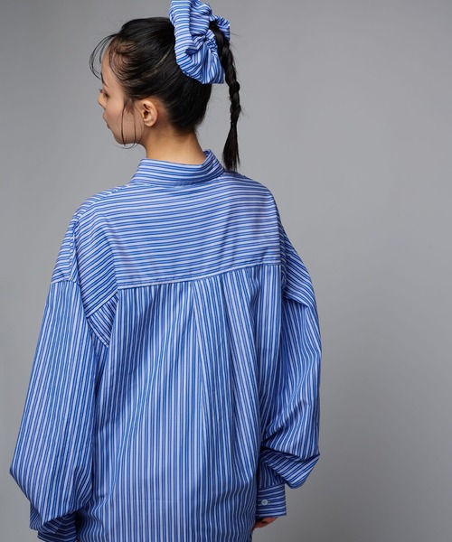 Narcissus(ナルシス)の「【シュシュセット】オーバーシャツ/ストライプシャツ(シャツ/ブラウス・レディース・マルチ/ホワイト・FREE)」の2枚目の写真