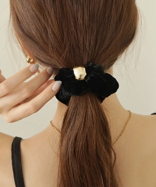 CEMONEMO（セモネモ）の「ゴールド モチーフ ベロア シュシュ（シュシュ・レディース・その他1/その他2/その他3・FREE）」の10枚目の写真