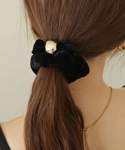 CEMONEMO（セモネモ）の「ゴールド モチーフ ベロア シュシュ（シュシュ・レディース・その他1/その他2/その他3・FREE）」の11枚目の写真