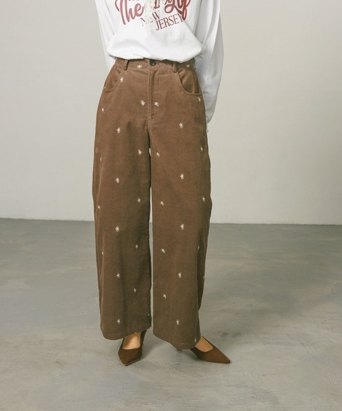 BAYFLOW（ベイフロー）の「[トレンドライク]刺繍コーデュロイパンツ（その他パンツ・レディース・ネイビー/ブラウン・SMALL/MEDIUM）」の9枚目の写真