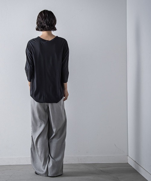 la.f…(ラエフ)の「【biyori】バルーンヘムカットソー≪手洗い可能≫(Tシャツ/カットソー・レディース・ブラック/ホワイト・9号)」の17枚目の写真