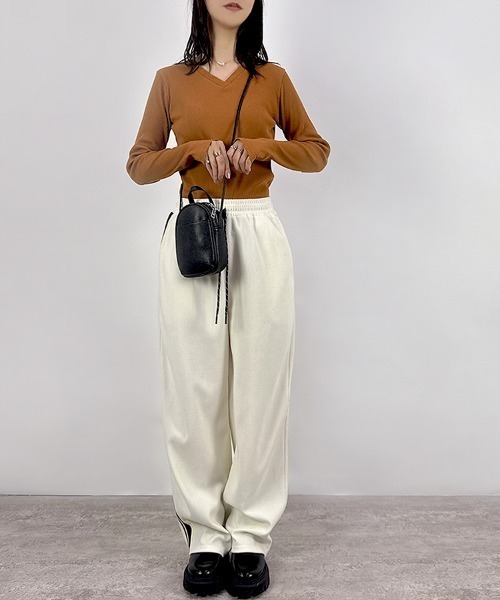 CLOTHY(クロシィ)の「【スマホポーチにも◎ミニマルなアクセント♪】ミニショルダーバッグ(ショルダーバッグ・レディース・ピンク/ブラック/オフホワイト・MEDIUM)」の10枚目の写真