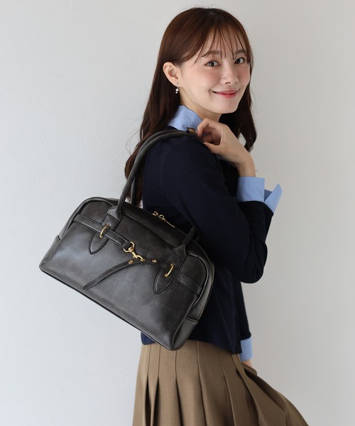 BLUEEAST（ブルーイースト）の「ベルトデザインボストンバッグ（ボストンバッグ・レディース・ブラック/ブラウン・FREE）」の2枚目の写真