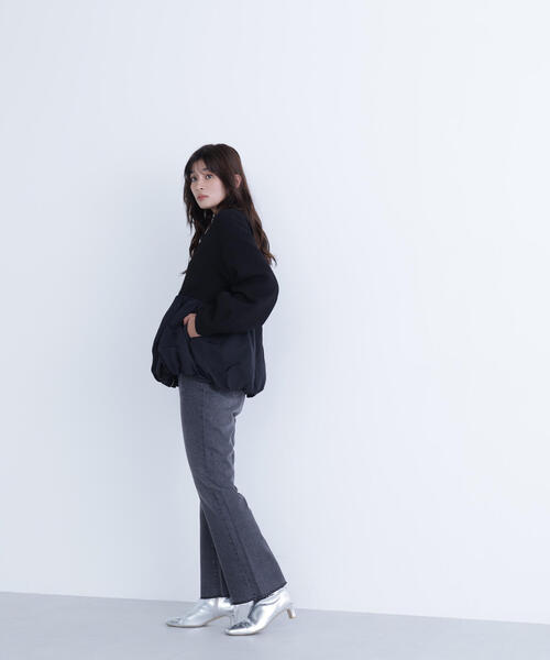 NATURAL BEAUTY BASIC(ナチュラルビューティーベーシック)の「◇ダンボールドッキングペプラムブルゾン(ブルゾン・レディース・ベージュ/ブラック・MEDIUM/SMALL)」の8枚目の写真