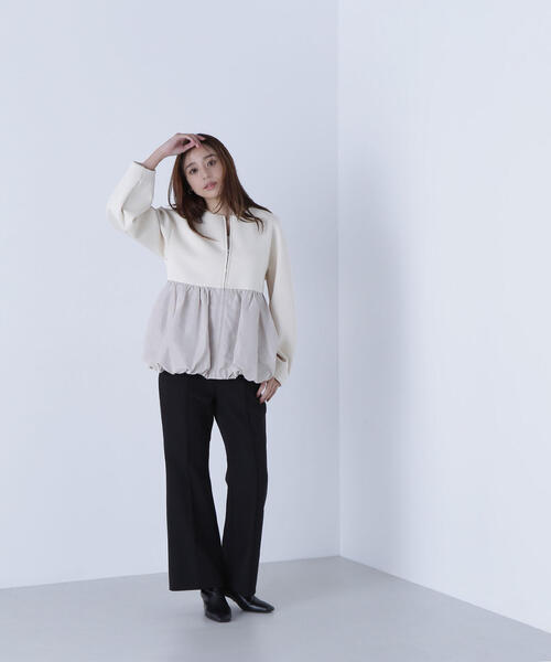 NATURAL BEAUTY BASIC(ナチュラルビューティーベーシック)の「◇ダンボールドッキングペプラムブルゾン(ブルゾン・レディース・ベージュ/ブラック・MEDIUM/SMALL)」の13枚目の写真