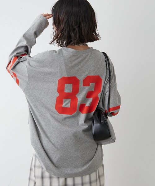 NUNIFE（ユニフィー）の「【NUNIFE】袖ラインナンバリングBIGTシャツ（Tシャツ/カットソー・レディース・オフホワイト/トップグレー/スミクロ・FREE）」の6枚目の写真