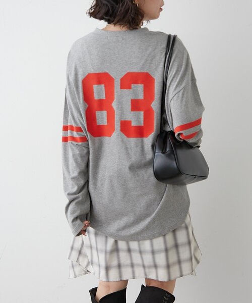 NUNIFE（ユニフィー）の「【NUNIFE】袖ラインナンバリングBIGTシャツ（Tシャツ/カットソー・レディース・オフホワイト/トップグレー/スミクロ・FREE）」の9枚目の写真