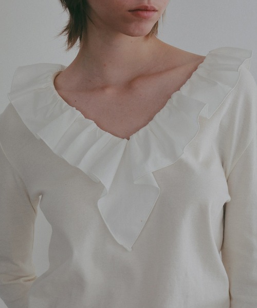 MANOF(マノフ)の「2WAY FRILL NECK CUT TOPS(Tシャツ/カットソー・レディース・アイボリー・F)」の10枚目の写真