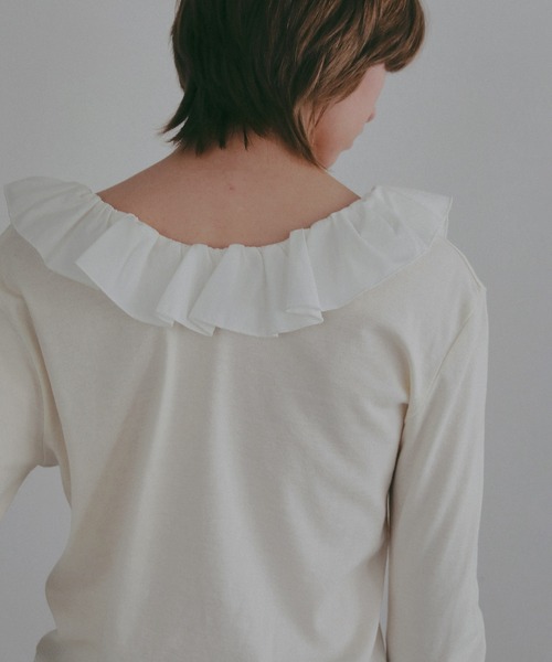 MANOF(マノフ)の「2WAY FRILL NECK CUT TOPS(Tシャツ/カットソー・レディース・アイボリー・F)」の6枚目の写真
