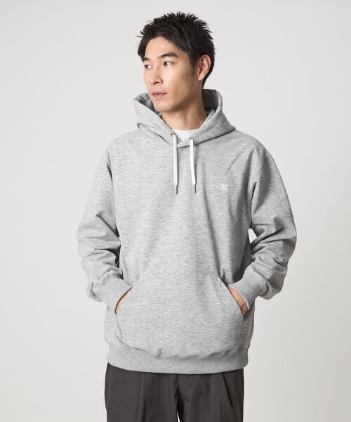 THE NORTH FACE(ザノースフェイス)の「<THE NORTH FACE>スモール ロゴ スウェット フーディ(パーカー・メンズ・ブラック/グレー系・M/XL/L)」の2枚目の写真