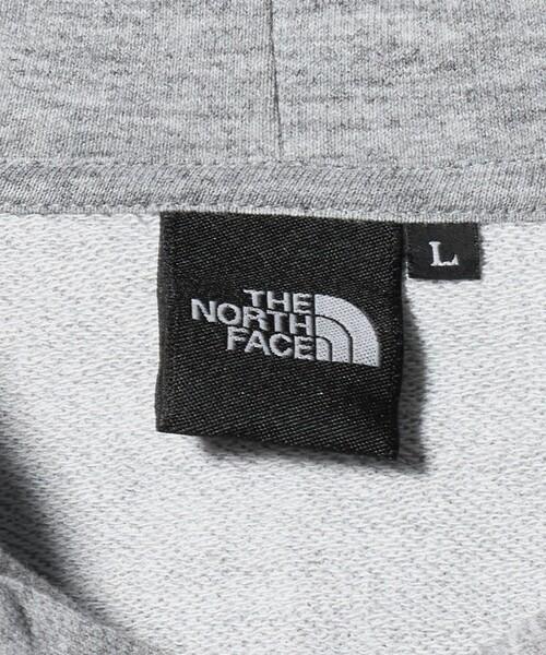 THE NORTH FACE(ザノースフェイス)の「<THE NORTH FACE>スモール ロゴ スウェット フーディ(パーカー・メンズ・ブラック/グレー系・M/XL/L)」の12枚目の写真