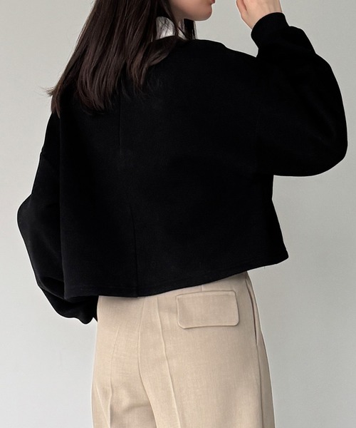 JUNOAH（ジュノア）の「襟付きレイヤード風スウェット＋レイヤード用チュールフリルキャミset（スウェット・レディース・オートミール/ブラック/アイボリー・SMALL/MEDIUM/LARGE）」の13枚目の写真