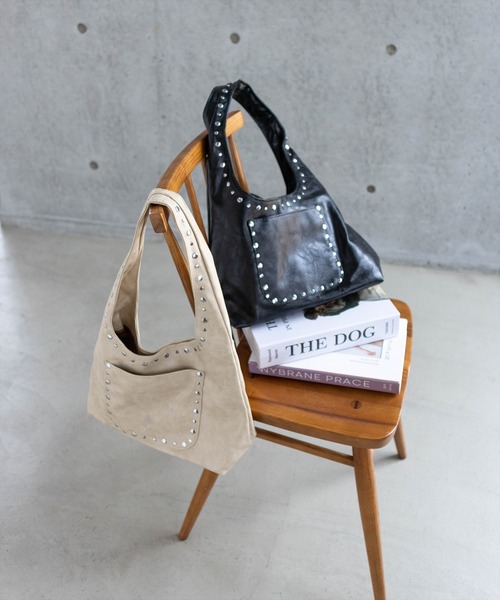 clear（クリア）の「スタッズワンハンドルバッグ［Y2K カジュアル 着回し力抜群］（ハンドバッグ・レディース・ブラウン/ブラック/アイボリー・F）」の6枚目の写真