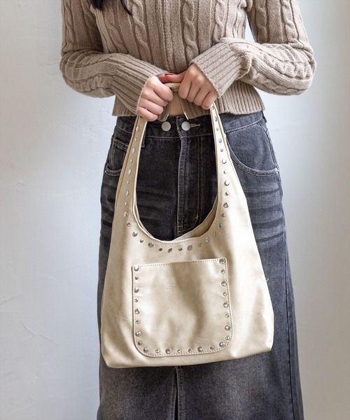 clear（クリア）の「スタッズワンハンドルバッグ［Y2K カジュアル 着回し力抜群］（ハンドバッグ・レディース・ブラウン/ブラック/アイボリー・F）」の18枚目の写真