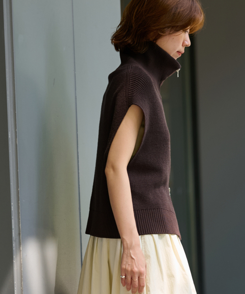 JOURNAL STANDARD relume(ジャーナルスタンダード レリューム)の「ハイネックジップベスト(ベスト・レディース・ネイビー/ブラウン/チャコールグレー・FREE)」の8枚目の写真