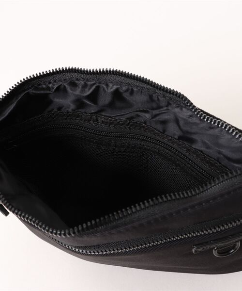 m.f.editorial（エムエフエディトリアル）の「【軽量】ツイル サコッシュ（ショルダーバッグ・メンズ・ブラック・FREE）」の4枚目の写真